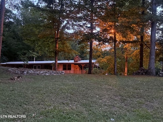 555 Lake Ln, New Tazewell, TN 37825
