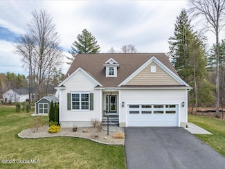 33 Burnham Rd, Wilton, NY 12831