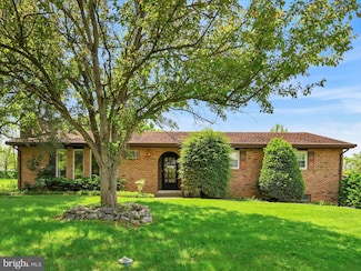 2 W Rosebud Rd, Myerstown, PA 17067