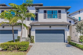 7538 Rockefeller Dr, Naples, FL 34119