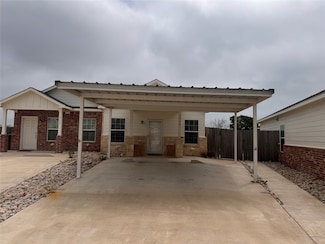 524 Alamo Ct, McGregor, TX 76657