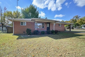 101 8th St, Mena, AR 71953