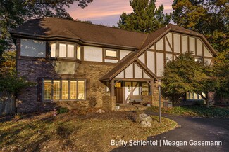 4083 Braeburn Dr, Norton Shores, MI 49441