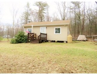 48 Knollwood Rd, Brimfield, MA 01010