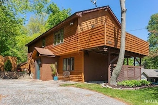 7028 N Bungalow Dr, New Carlisle, IN 46552