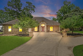 806 Garrett Dr, Magnolia, TX 77354