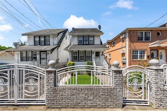 10438 197th St, Saint Albans, NY 11412