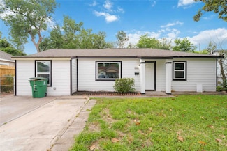 9409 Fairland Dr, Houston, TX 77051