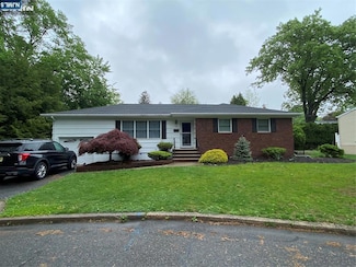794 Howard Ct E, Oradell, NJ 07649
