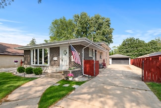 14447 Kolin Ave, Midlothian, IL 60445