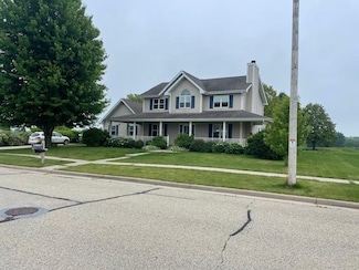 106 Vista Cir, Columbus, WI 53925