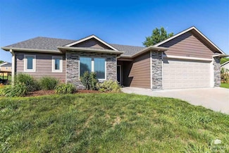 118 Prairie Meadow Rd, Saint George, KS 66535