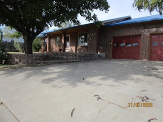 124 Castle Dr, Borger, TX 79007