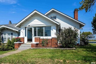2652 E 18th St, Davenport, IA 52803