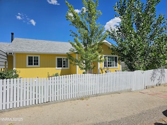 674 B St, Hawthorne, NV 89415
