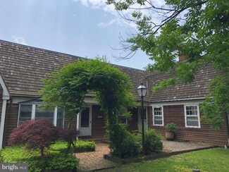 1294 Rolling Hills Rd, Ottsville, PA 18942