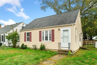 3 Wasaga Rd, Pawtucket, RI 02861