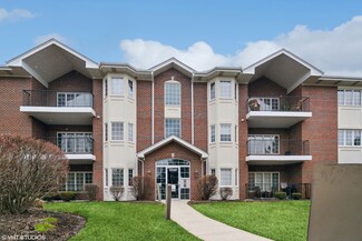 13097 Laurel Glen Ct Unit 303, Palos Heights, IL 60463