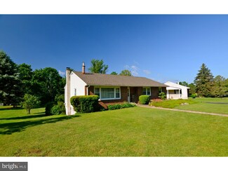 1574 Franklin Dr, Pottstown, PA 19465