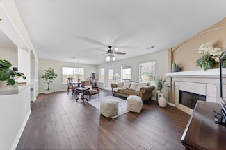 1901 Plum Falls Ln, Pearland, TX 77581
