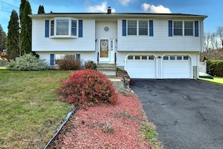 24 Windview Dr, Naugatuck, CT 06770