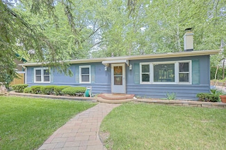 108 Poplar St, McHenry, IL 60051