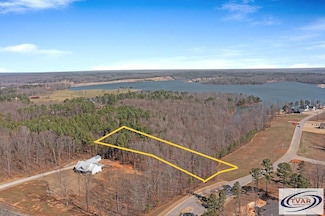 000 Southern Shore Point, Huntingdon, TN 38344