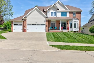 7087 Hillcrest Ct, Johnston, IA 50131