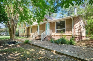 653 Possum Point Rd, Port Haywood, VA 23138