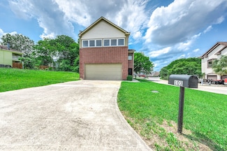 103 Capetown Cir, Montgomery, TX 77356
