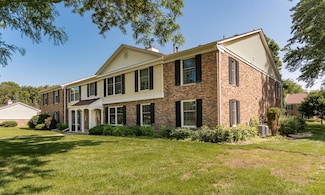 2051 Carriage Dr SW Unit 2051D, Rochester, MN 55902