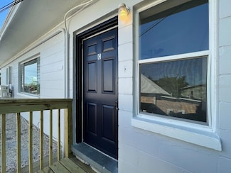 2704 E Columbus Dr, Tampa, FL 33605