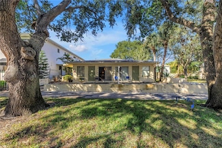 135 6th Ave N, St. Petersburg, FL 33701