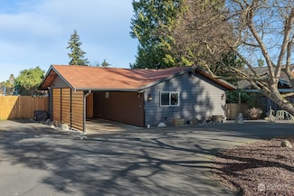 2410 13th St, Anacortes, WA 98221