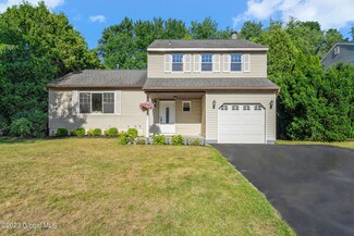 49 Hancock Dr, Glenmont, NY 12077