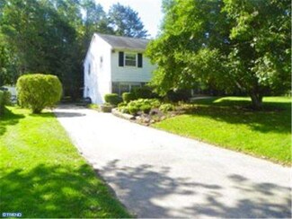 4017 Westaway Dr, Lafayette Hill, PA 19444