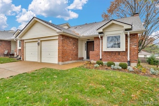 9343 MacKenzie Circle Dr, Saint Louis, MO 63123