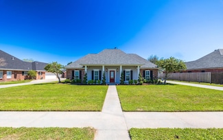 163 Lake Penchant Ct, Houma, LA 70360