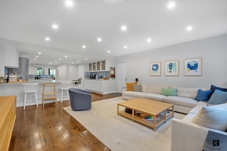 216 E 75th St Unit PE, New York, NY 10021