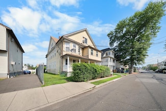 49 Dover St, Bridgeport, CT 06610