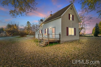 W5545 4th St, Hermansville, MI 49847