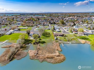 2001 W 2003 Lakeside Dr, Moses Lake, WA 98837