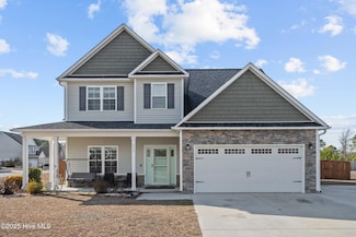 402 Kinroff Dr, Hubert, NC 28539