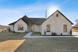 5500 Sagewood Ln, Sapulpa, OK 74066