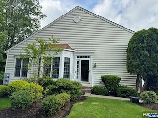 61 Thistle Dr, Paramus, NJ 07652