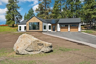 1924 Rapids Ave, Columbia Falls, MT 59912