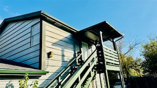 105 Clear Lake Rd Unit C, Highlands, TX 77562