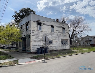 3353 Elm St, Toledo, OH 43608
