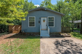 688 N Willow Ave, Fayetteville, AR 72701
