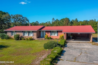 62 Pine Top Ln, Whiteville, NC 28472